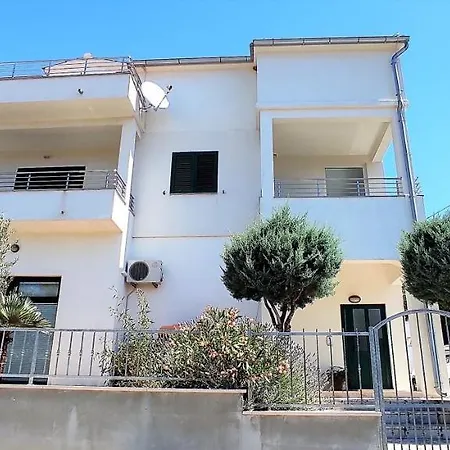 Apartment Lux